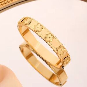 Gold Floral Bangle Bracelet – Elegant Statement Cuff Bracelet